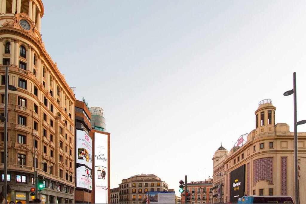 Apartamento En Plaza Callao Мадрид Екстериор снимка
